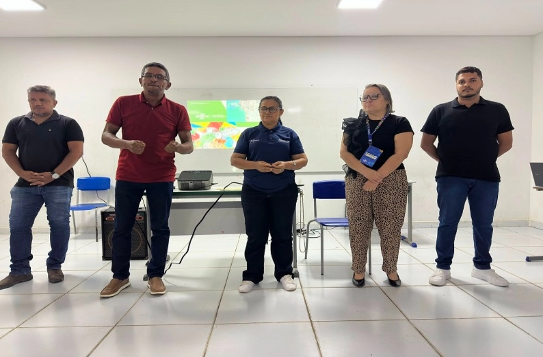 Oficina discute fechamento dos lixões e implementação da coleta seletiva em Colônia do Piauí