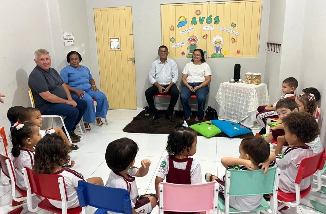 Encontro de gerações marca culminância do tema Gentileza na Educação Infantil do Colégio Paulo Freire