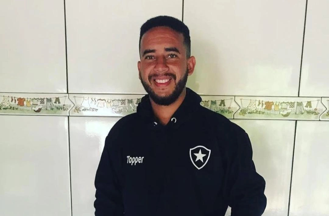 Servidor filho de vereador morre em acidente com caminhões em Floriano