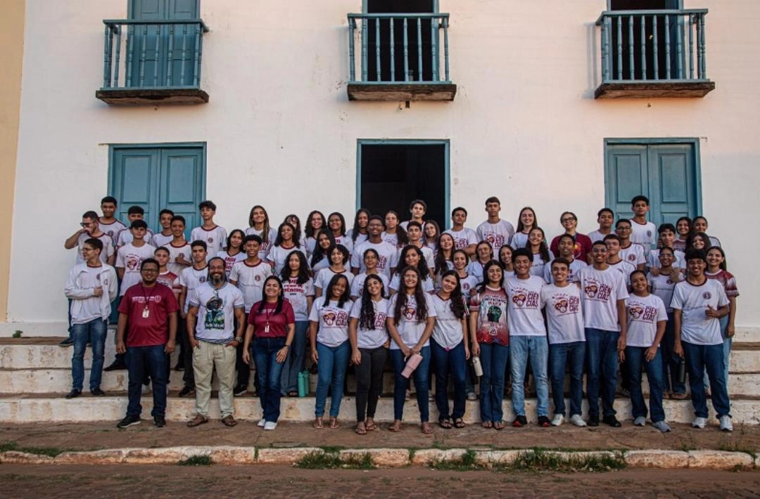 Alunos do Colégio Paulo Freire visitam a exposição PIAUÍ Afropindorâmico no Sobrado Major Selemérico