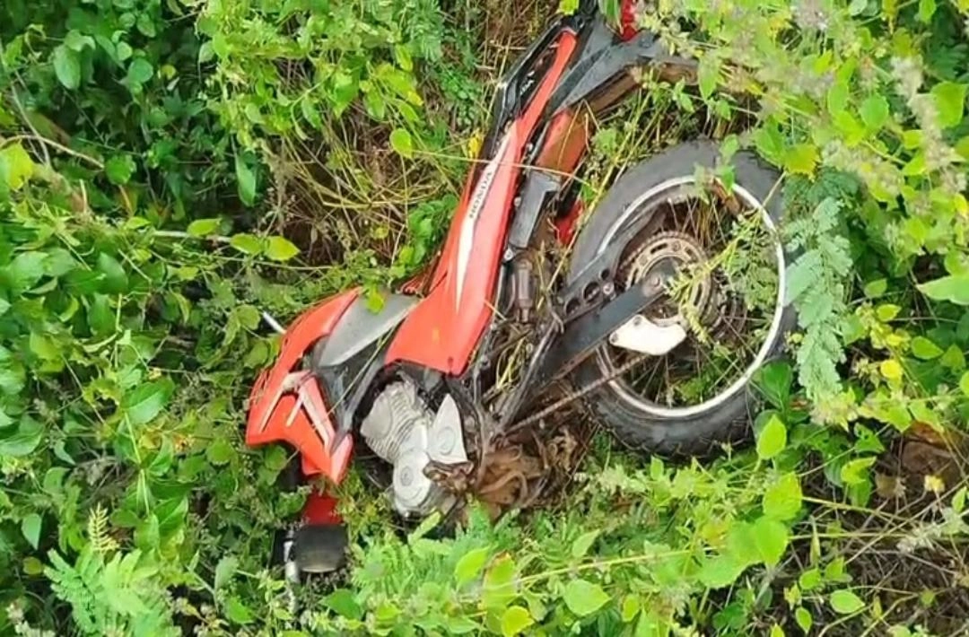 Motociclista morre após sair da pista na PI-143 entre Oeiras e Colônia do Piauí