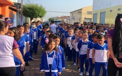 Colégio Madre Deus Kids se prepara para o desfile em comemoração a Independência do Brasil