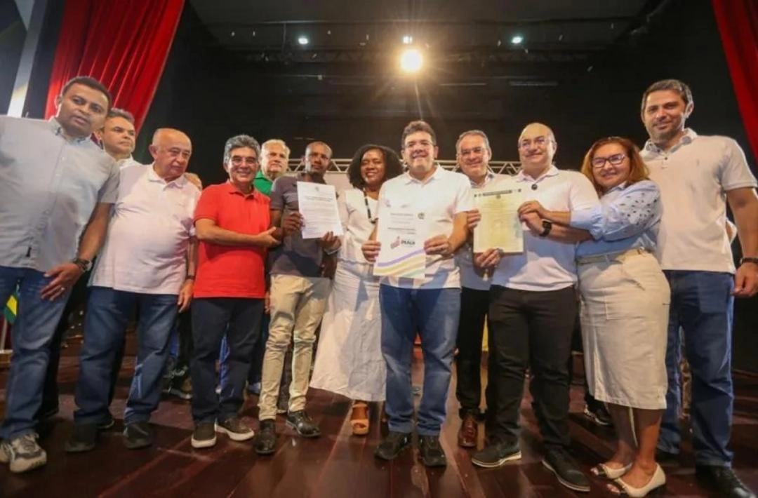 Governo do Piauí entrega 80 registros de imóveis em Oeiras pelo programa Casa Legal