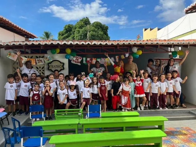 Alunos da Sociedade Educacional Paulo Freire celebram o Dia Nacional do Livro Infantil