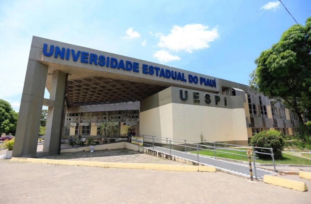Uespi abre 708 vagas para cursos gratuitos de idiomas com inscrições online
