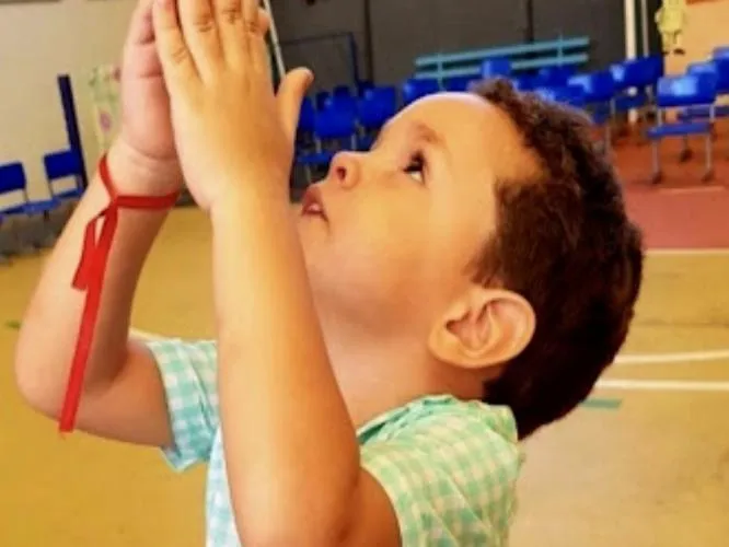 Comoção marca velório de menino de 5 anos que morreu sob suspeita de dengue em Teresina