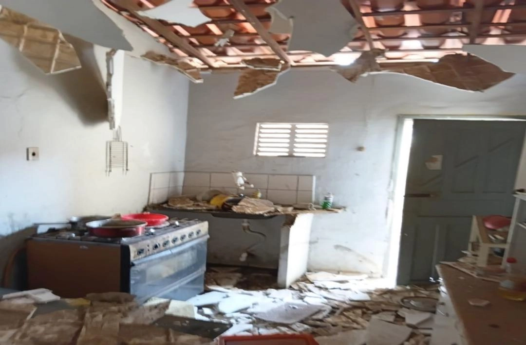 Explosão causada por vazamento de gás deixa homem ferido em Oeiras
