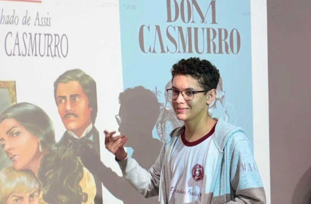 Alunos da 2ª série da Sociedade Educacional Paulo Freire realizam júri literário sobre Dom Casmurro