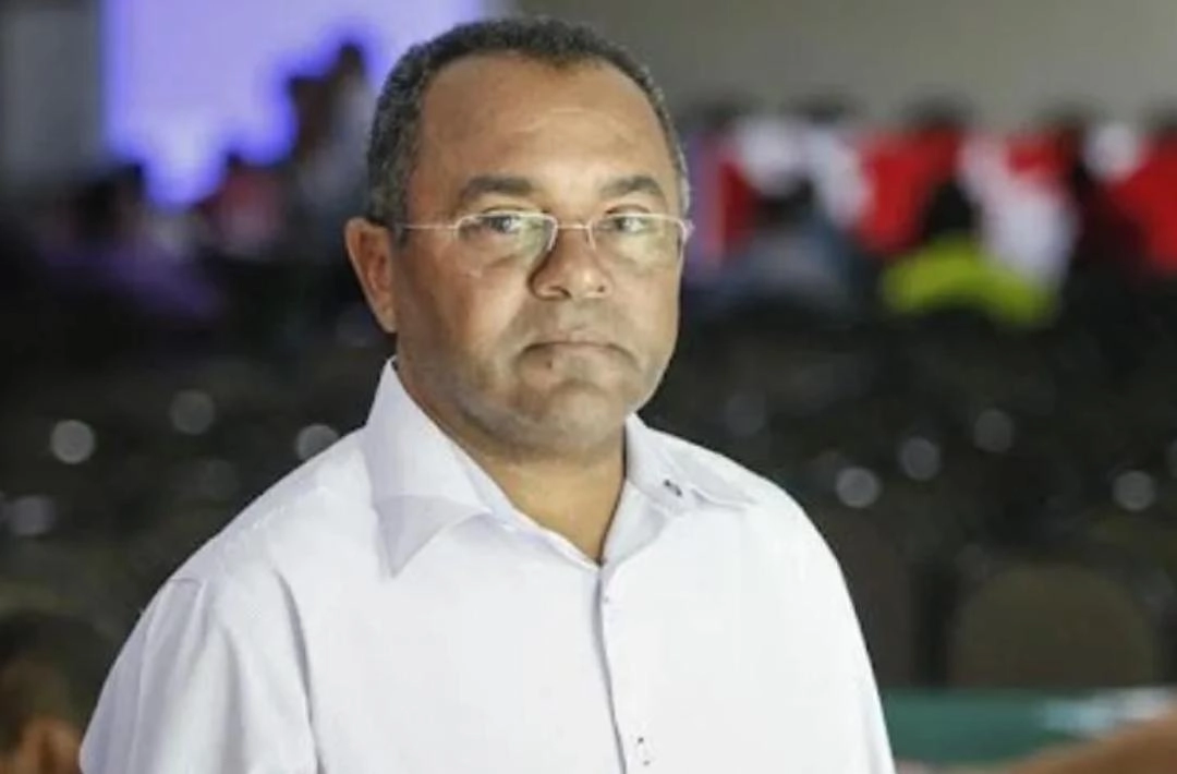 TCE/PI multa ex-prefeito Veríssimo por falhas graves em compras de medicamentos em Santa Rosa do Piauí