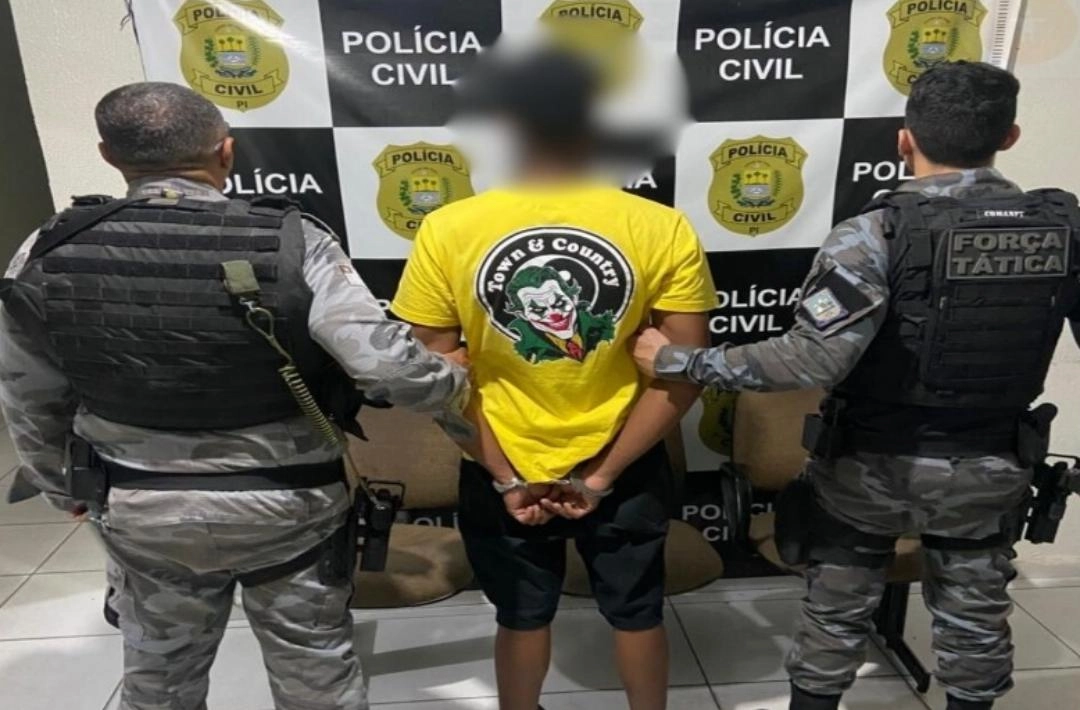 Motocicleta com registro de roubo ou furto é recuperada no Centro Histórico de Oeiras