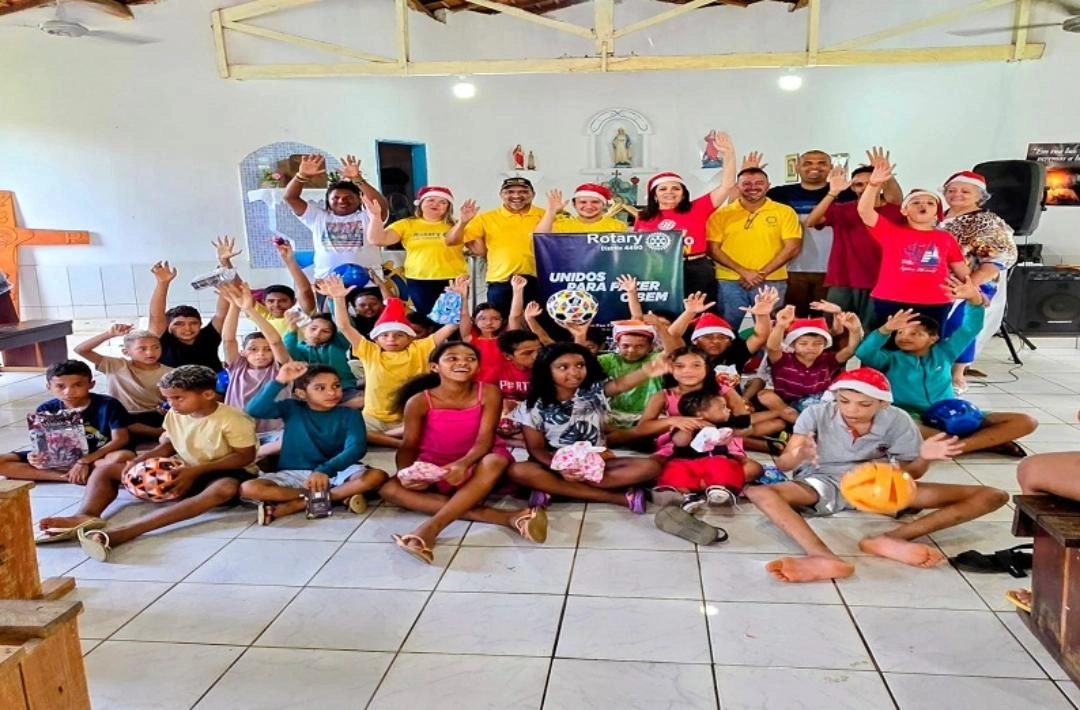 Rotary Club de Oeiras realiza Natal Solidário com crianças do Giro de Bike