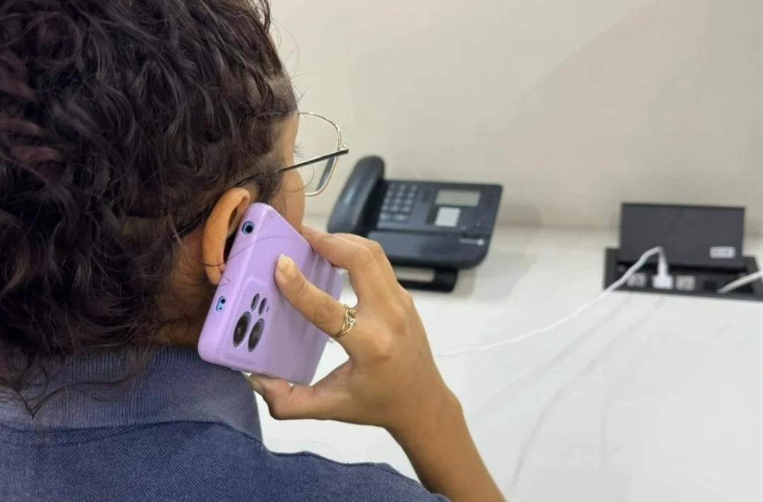 Equatorial Piauí alerta para riscos e orienta cuidados no uso de celulares conectados à tomada