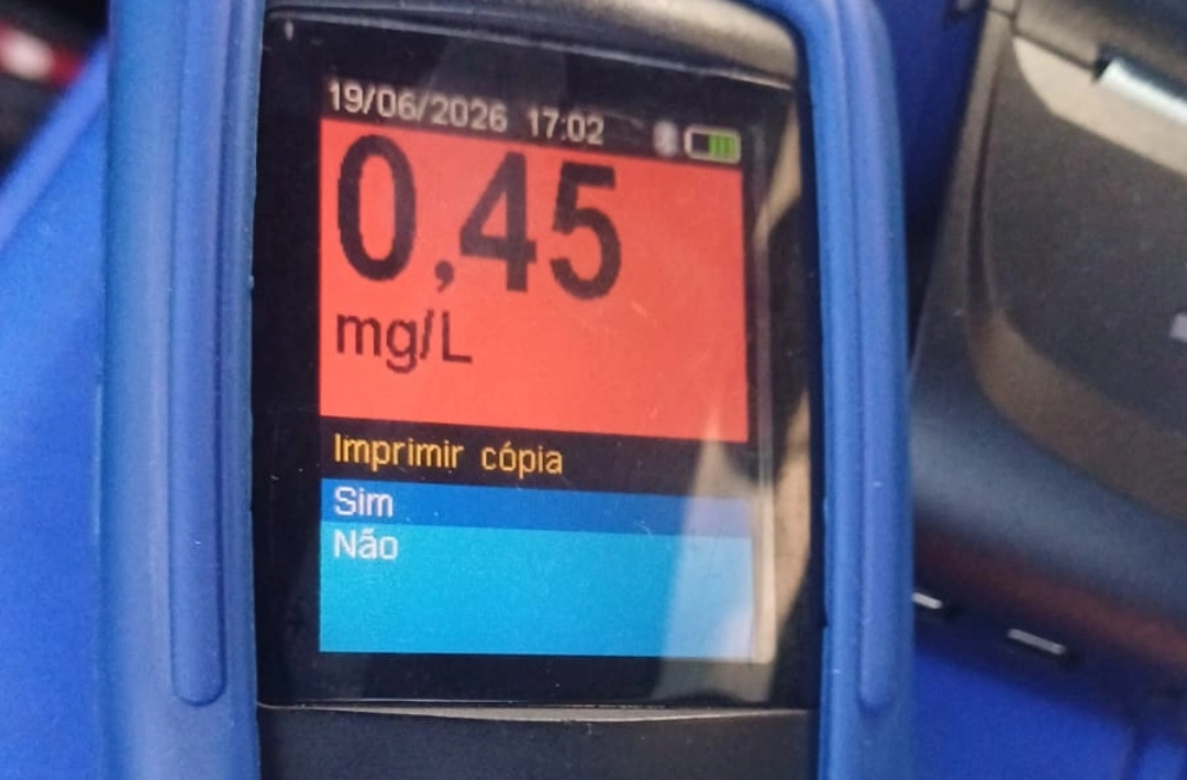 Condutor é encaminhado à delegacia após teste indicar embriaguez em Oeiras