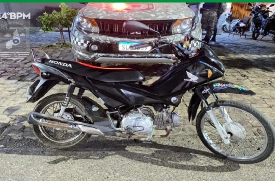 PM intercepta motociclista por direção perigosa em Oeiras