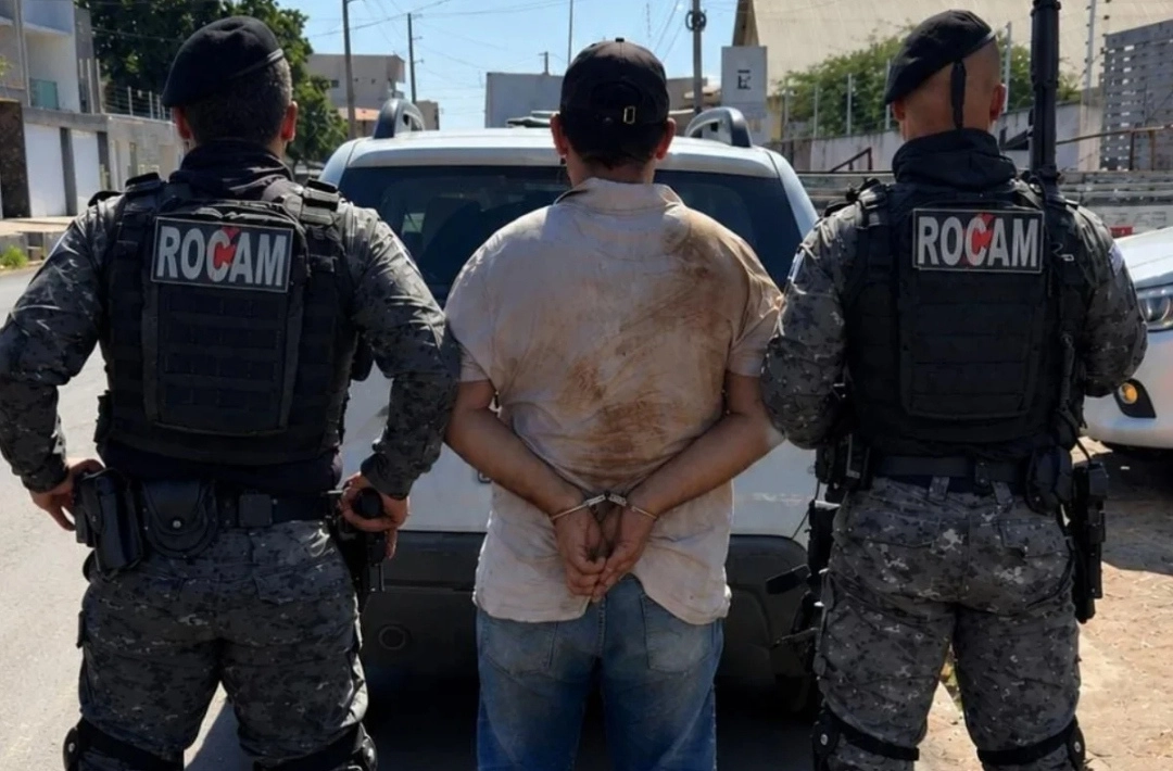 PMPI prende homem com mandado de prisão em aberto e apreende arma e munições na zona rural de Picos