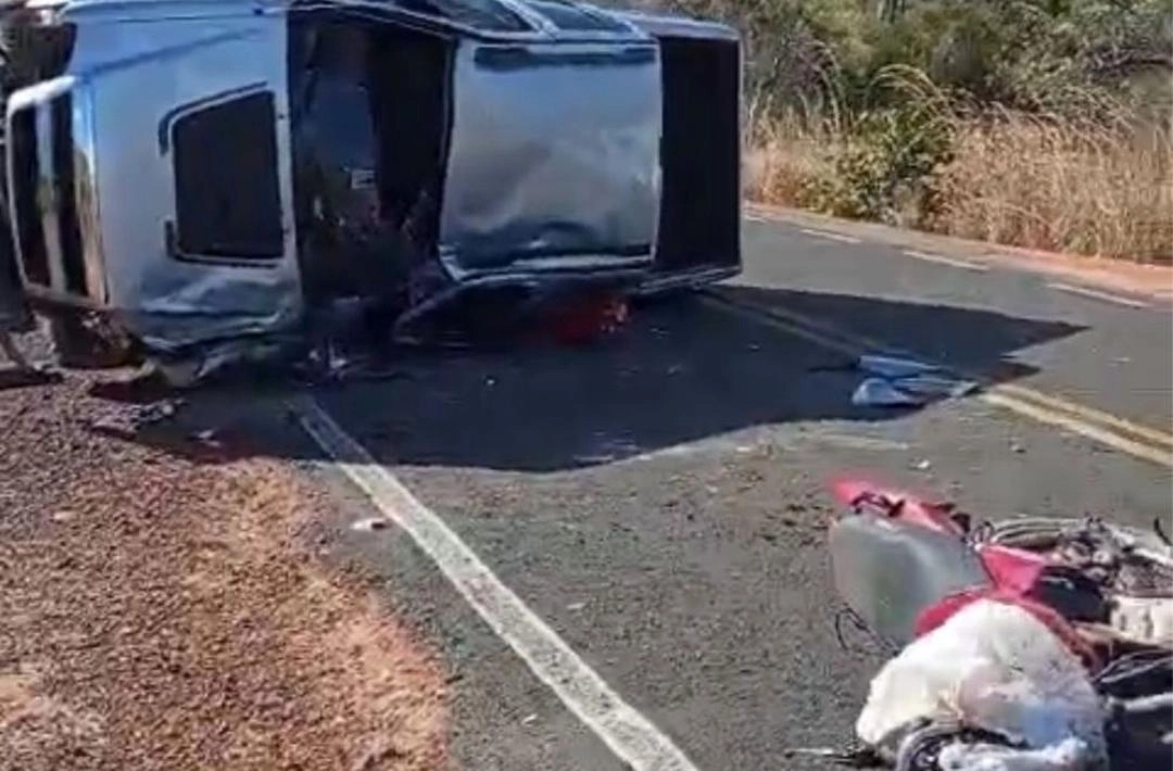 Motociclista morre em colisão com caminhonete na PI-221, em Altos