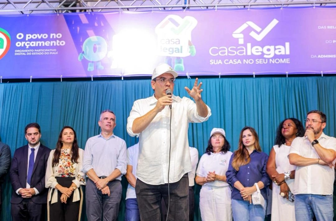 Rafael Fonteles entrega obras do OPA e registros de imóveis em Teresina