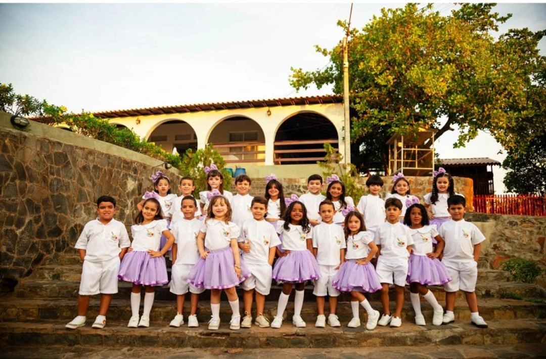 Infantil II da Sociedade Educacional Paulo Freire realiza ensaio fotográfico