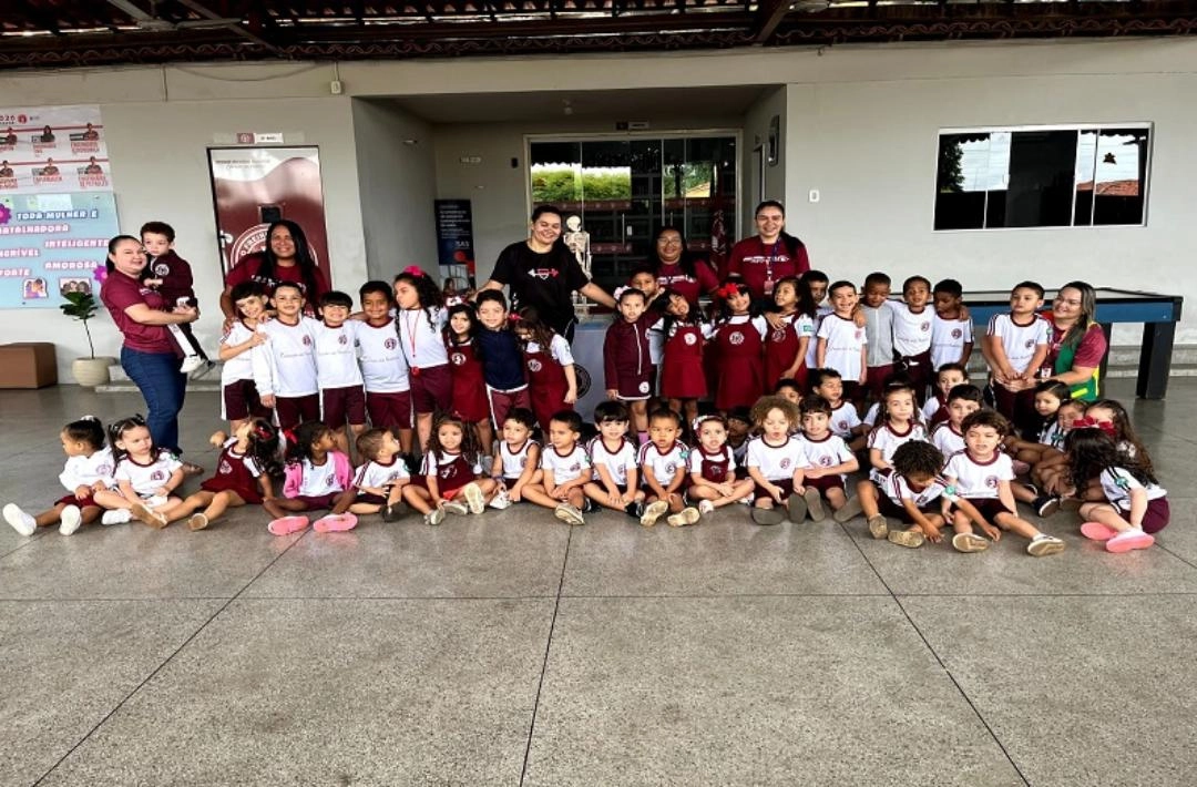 Educação Infantil do Colégio Paulo Freire encerra estudo sobre o corpo humano com encontro orientado por profissional de Educação Física