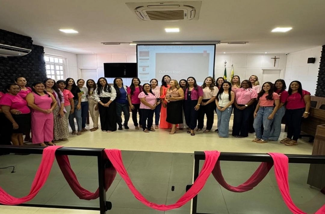 Câmara de Oeiras realiza ação do Outubro Rosa com foco na prevenção ao câncer de mama