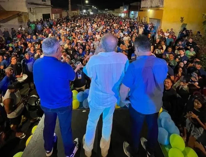 Segundo assessoria, ''Arrochão'' de Zé Alberto reúne mais de 12 mil pessoas e candidato destaca que será prefeito de todos