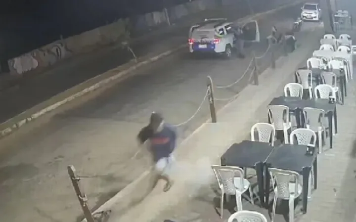 Vídeo mostra troca de tiros entre polícia e assaltante que deixou criança ferida em Teresina