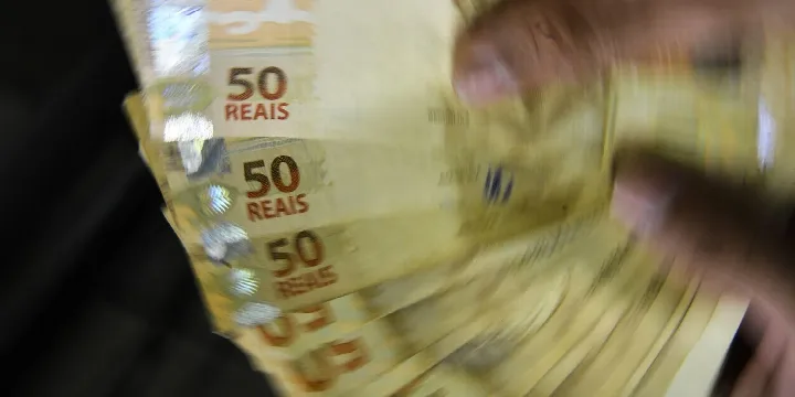 Governo anuncia proposta de salário mínimo de R$ 1.502 para 2025