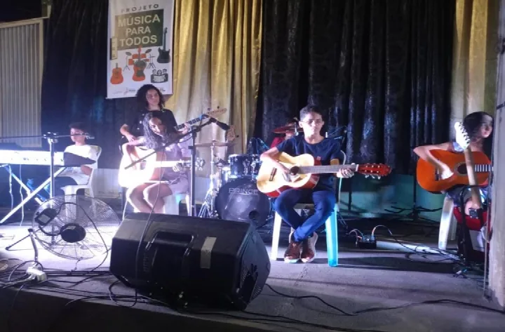 Projeto da ASAFE leva ensino de música gratuito a públicos em vulnerabilidade em Oeiras