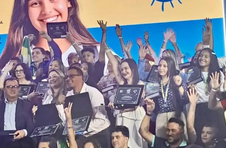 Educação de Oeiras recebe prêmio de R$ 100 mil em São Paulo por destaque nacional em educação financeira