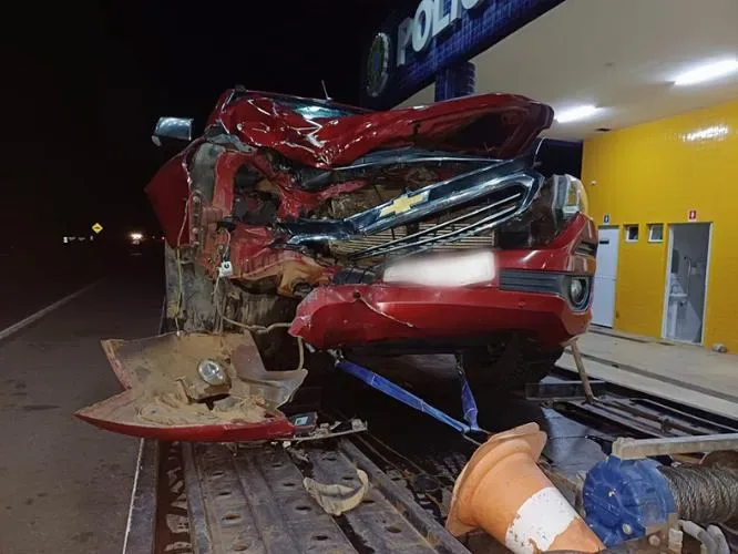 Acidente na BR 316 envolvendo carro de Oeiras deixa duas pessoas mortas e uma criança ferida