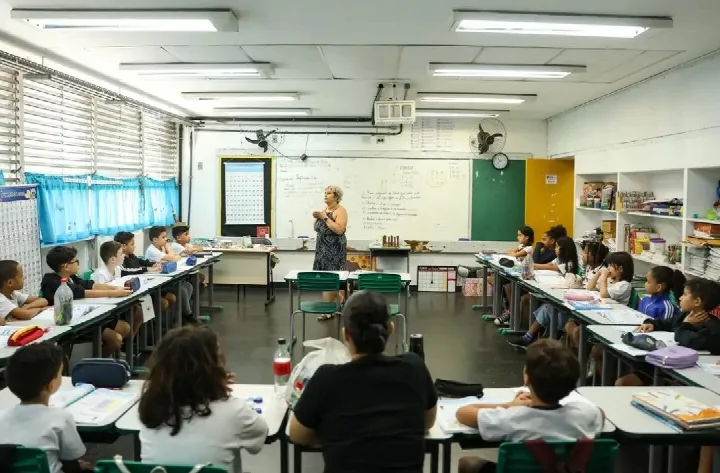 Carteira nacional do professor será entregue em outubro, anuncia MEC