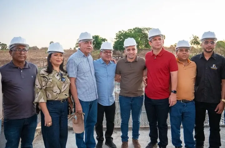 Prefeito de Santa Rosa e deputados visitam obra da passagem molhada do Rio Canindé