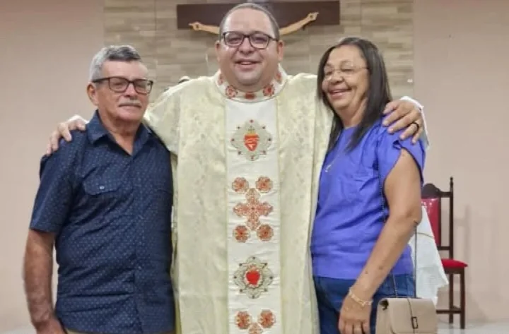 Paróquia de Santo Antônio celebra 18 anos de ordenação sacerdotal do padre Julielmo Marques