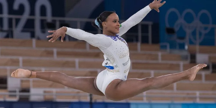 Rebeca Andrade aponta grandes objetivos no salto para confronto com Biles em Paris