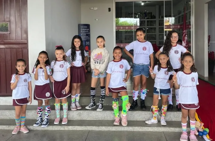 Sociedade Educacional Paulo Freire dá início à Semana da Criança com Dia das Meias Estilosas