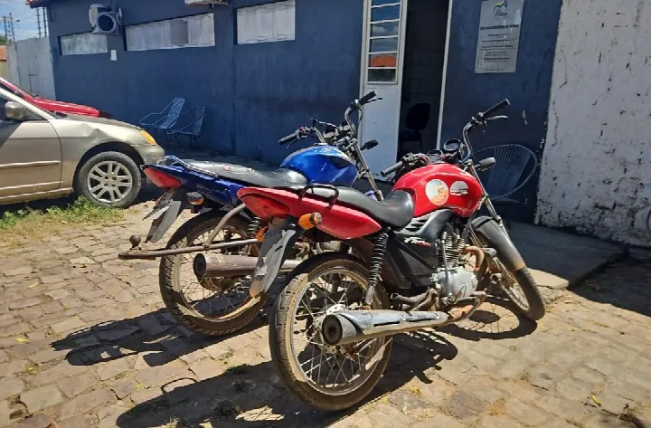 Polícia Civil recupera motocicletas furtadas e apreende drogas durante diligências em Oeiras