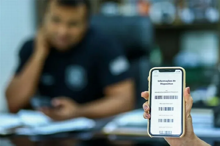 Sancionada lei que determina impressão do IMEI nas notas fiscais de celulares vendidos no Piauí