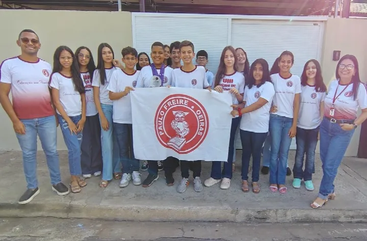 Colégio Paulo Freire celebra conquistas de Israel Júnior no Sul-Americano de Tênis de Mesa