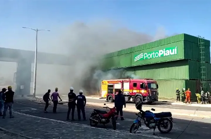 Incêndio atinge Porto Piauí em Luís Correia; bombeiros são acionados