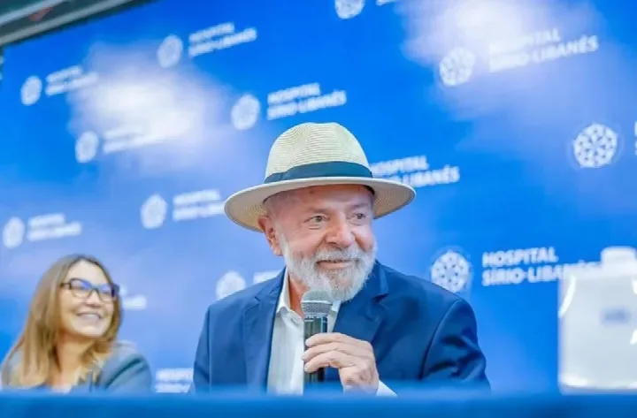 Lula está bem e liberado para trabalhar e viajar para Brasília, dizem médicos