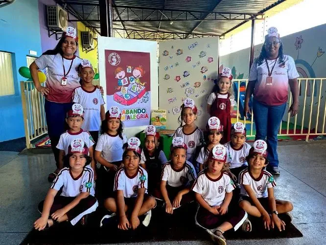 Crianças do Infantil II da Sociedade Educacional Paulo Freire se divertem com o Projeto