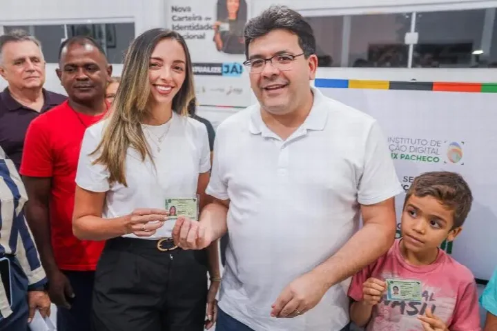 Rafael Fonteles entrega unidade de instituto que oferta emissão de carteiras em Piripiri