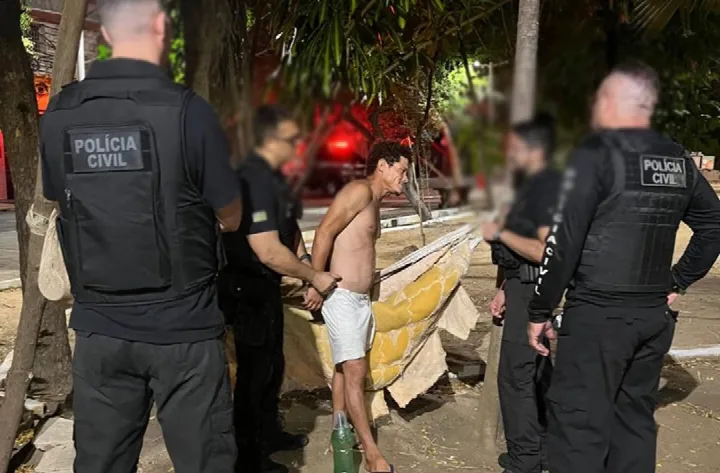 Suspeito de estuprar a própria mãe é preso dormindo em praça em Teresina