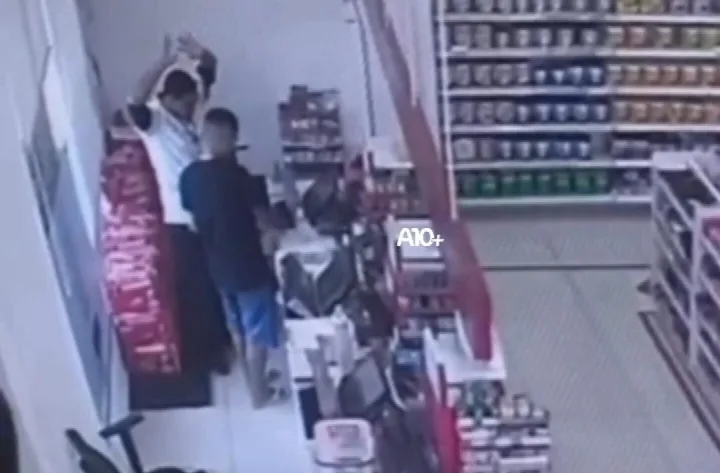 Criminosos invadem farmácia, tocam o terror e fazem funcionários reféns na Av. Frei Serafim, em Teresina
