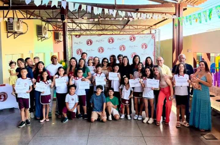 Alunos recebem medalhas da Provinha SAS e da OBMEP na Sociedade Educacional Paulo Freire