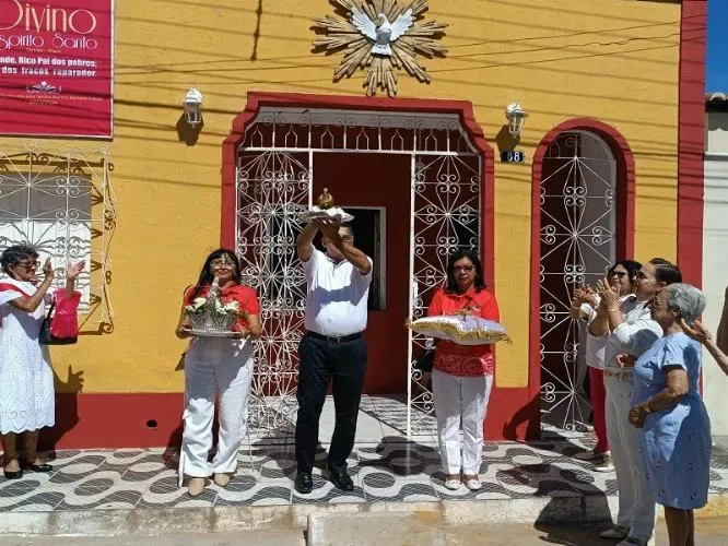 Missa da Ascensão do Senhor, Coroação do Divino Espírito Santo e sorteio do novo imperador marcam o domingo em Oeiras