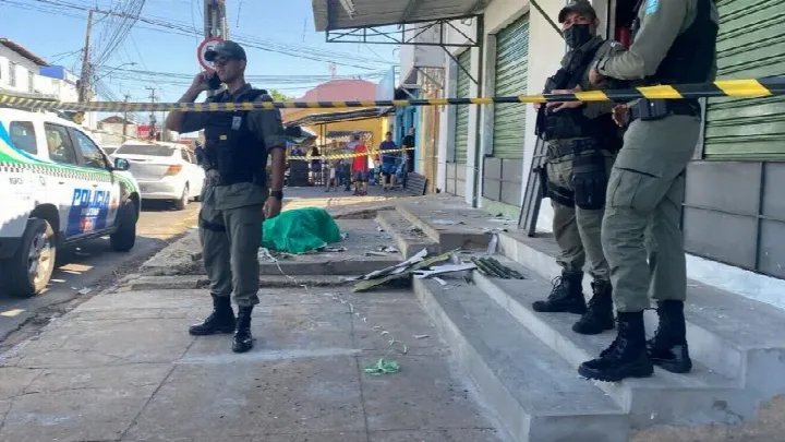 Homem sofre acidente no trabalho e morre ao cair de telhado em Teresina