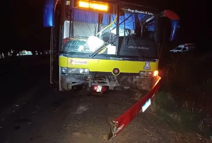 Acidente envolvendo ônibus e motocicleta deixa idoso morto na BR-343 no Piauí