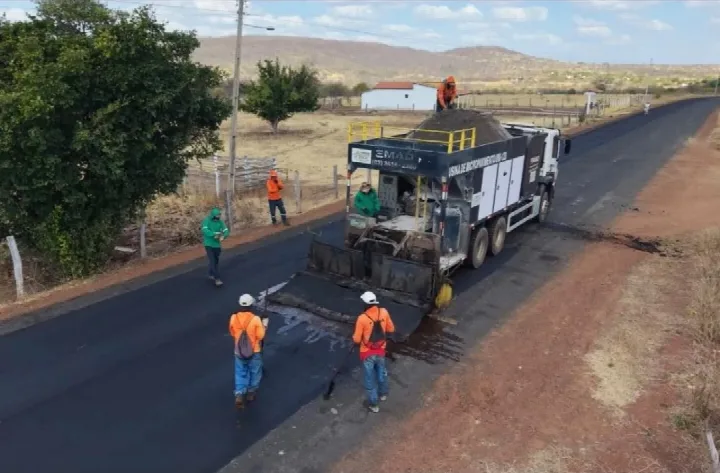 Governo inicia restauração da PI-236 entre Santa Cruz do Piauí e Oeiras com investimento de R$ 15,3 milhões