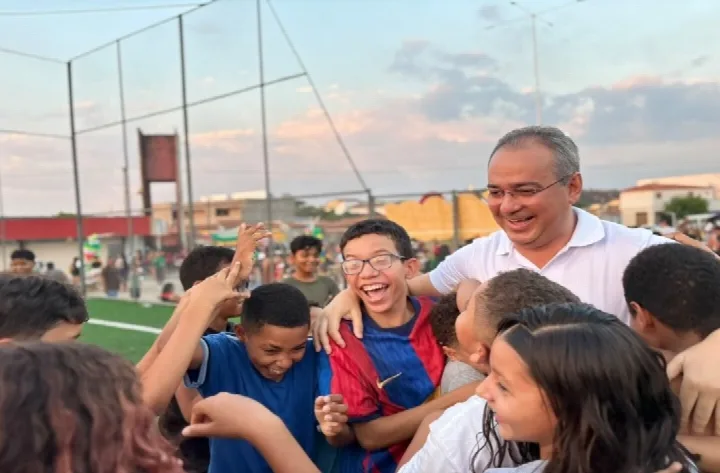Prefeitura de Oeiras realiza evento do Projeto Viver Criança na Praça Assis Carvalho